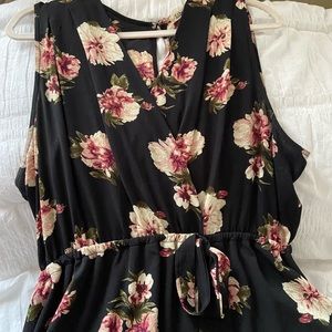 Beautiful black flowered short dress